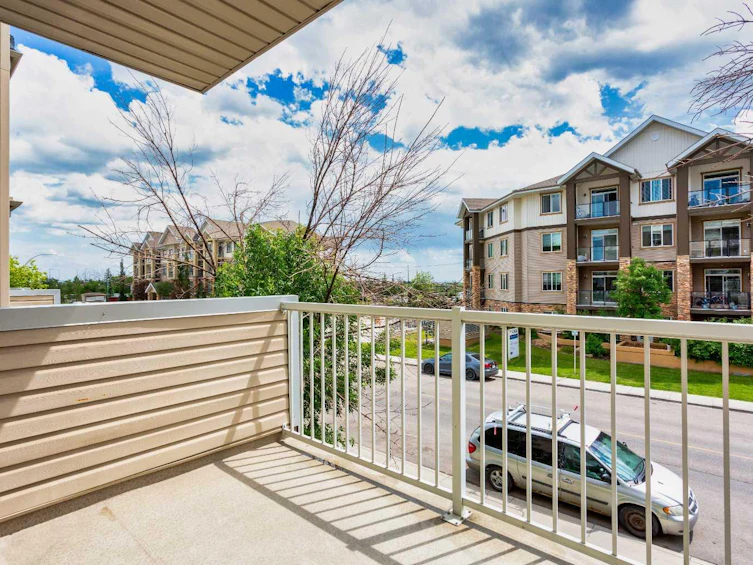 210-2000 Applevillage Court SE, Calgary, AB, T2A 7Z4 - 18