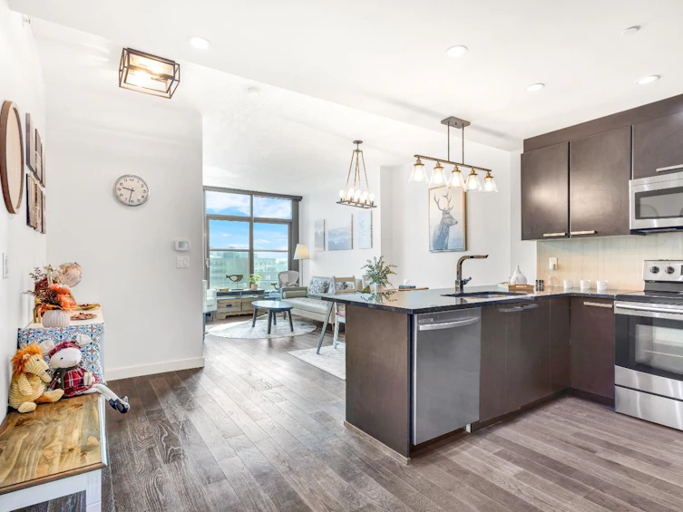 602-225 11 Avenue SE, Calgary, AB, T2G 0G3 - 2