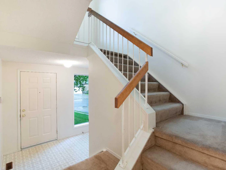 195 Cedarbrook Way SW, Calgary, AB, T2W 3Z7 - 4