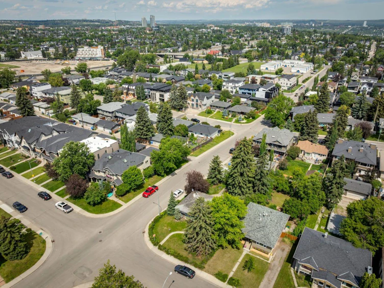 2240 30 Avenue SW, Calgary, AB, T2T 1R7 - 7