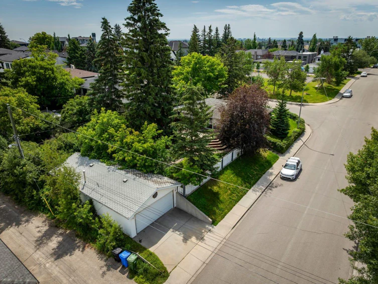 2240 30 Avenue SW, Calgary, AB, T2T 1R7 - 5