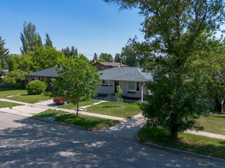 1910 12 Avenue S, Lethbridge, AB, T1K 0N6 - 33