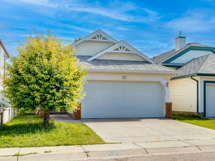 139 Los Alamos Place NE, Calgary, AB, T1Y 7J3 - 2