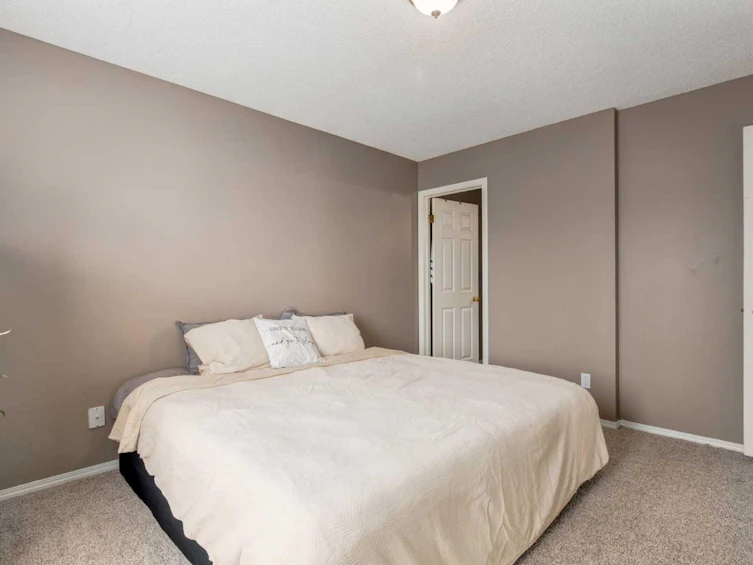 139 Los Alamos Place NE, Calgary, AB, T1Y 7J3 - 13