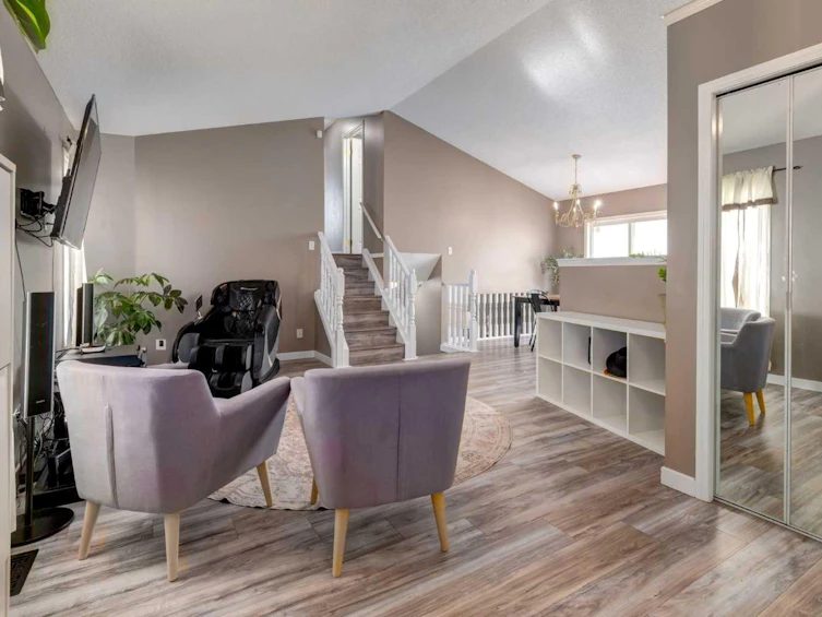 139 Los Alamos Place NE, Calgary, AB, T1Y 7J3 - 4