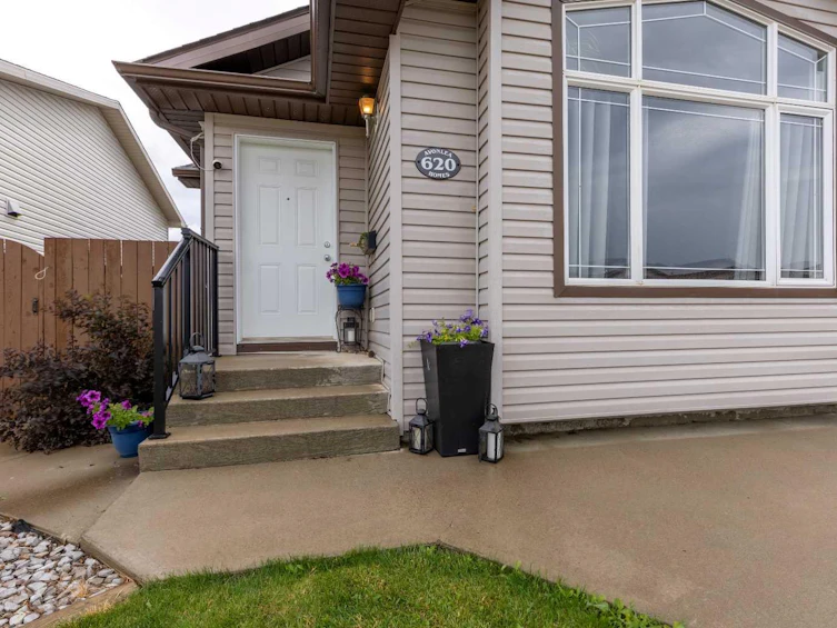 620 Aberdeen Crescent W, Lethbridge, AB, T1J 5A9 - 4