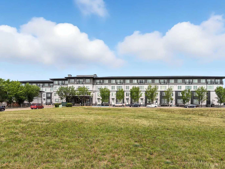 5322-2660 22 Street, Red Deer, AB, T4R 0K1 - 2