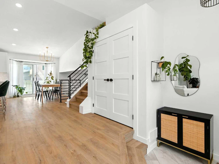 154 Douglas Avenue, Red Deer, AB, T4R 2G5 - 2