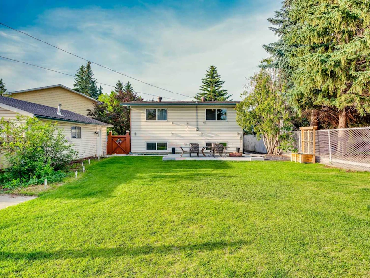 15 Southdale Bay SW, Calgary, AB, T2W 1W1 - 38