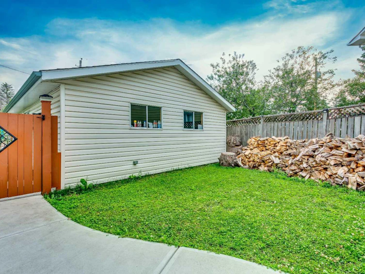15 Southdale Bay SW, Calgary, AB, T2W 1W1 - 33