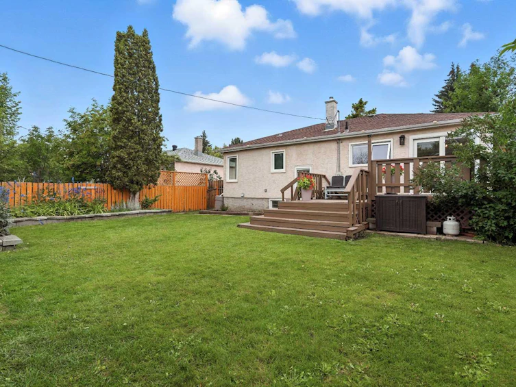 3909 50a Street, Red Deer, AB, T4N 1Y5 - 5