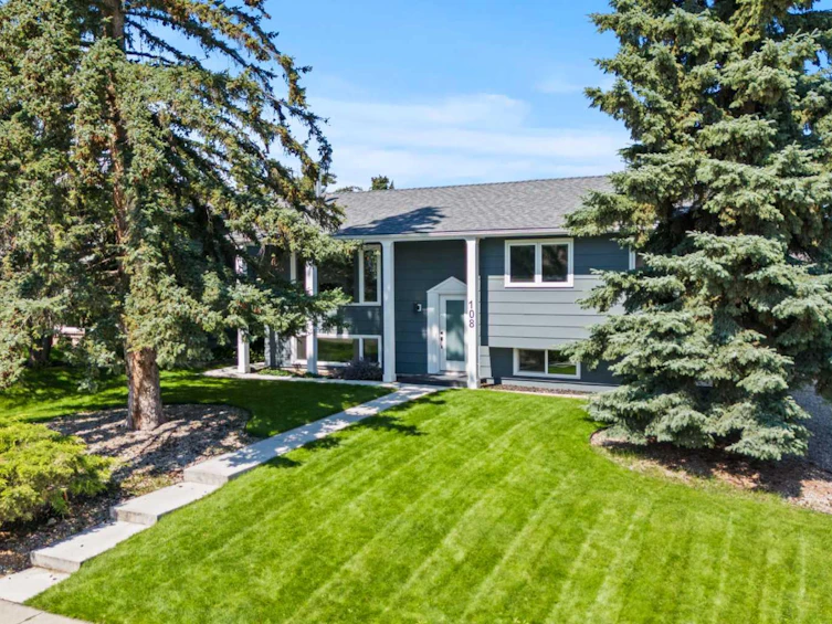 108 Parkglen Place SE, Calgary, AB, T2J 4M5 - 3