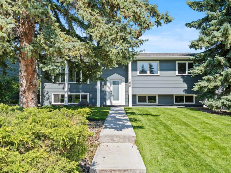 108 Parkglen Place SE, Calgary, AB, T2J 4M5