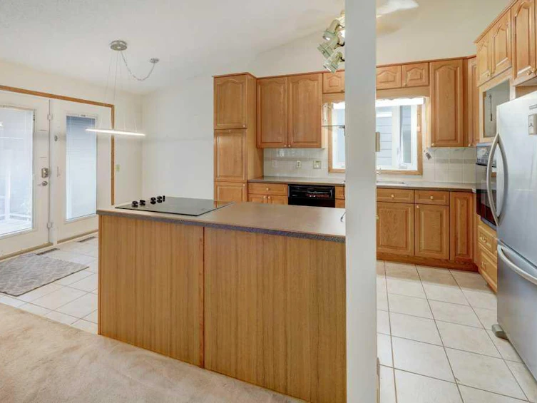 39 Bermondsey Rise NW, Calgary, AB, T3K 1V2 - 8