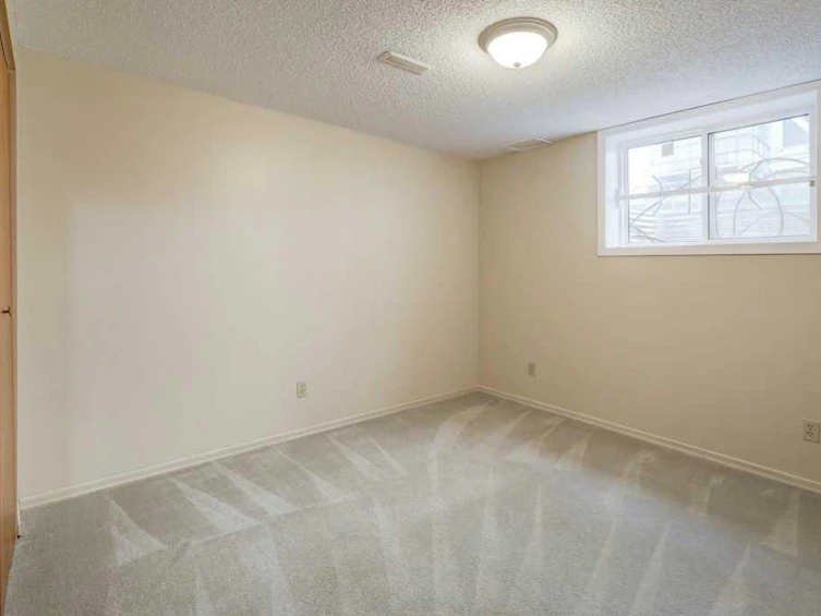 39 Bermondsey Rise NW, Calgary, AB, T3K 1V2 - 29