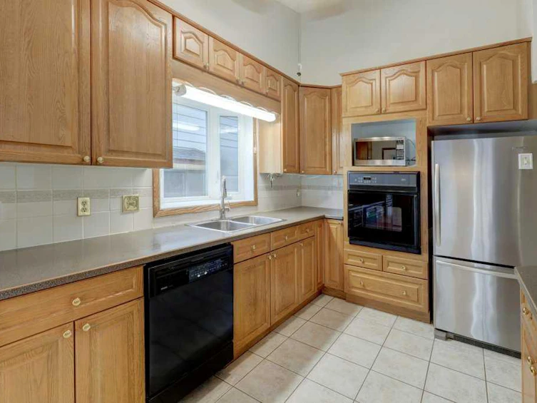 39 Bermondsey Rise NW, Calgary, AB, T3K 1V2 - 10