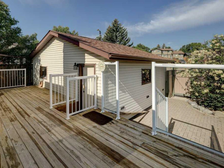 39 Bermondsey Rise NW, Calgary, AB, T3K 1V2 - 32