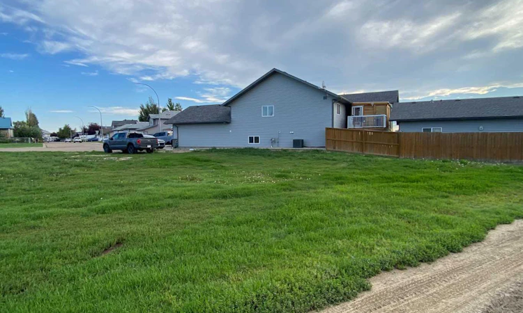 79 Upland Manor W