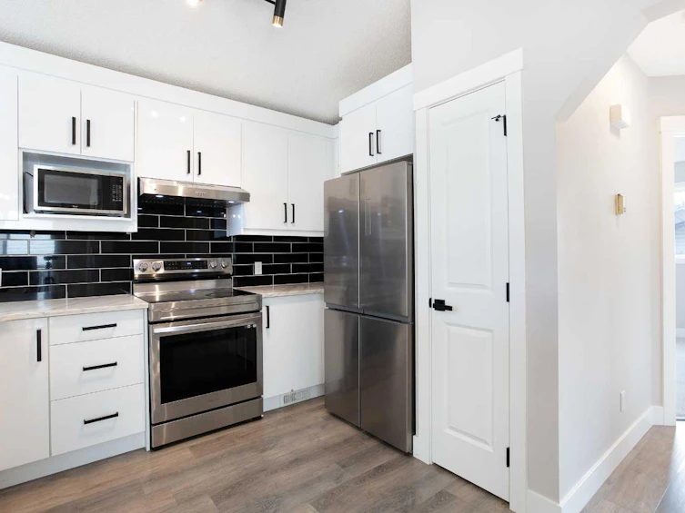 125 Martinpark Way NE, Calgary, AB, T3J 3M8 - 7