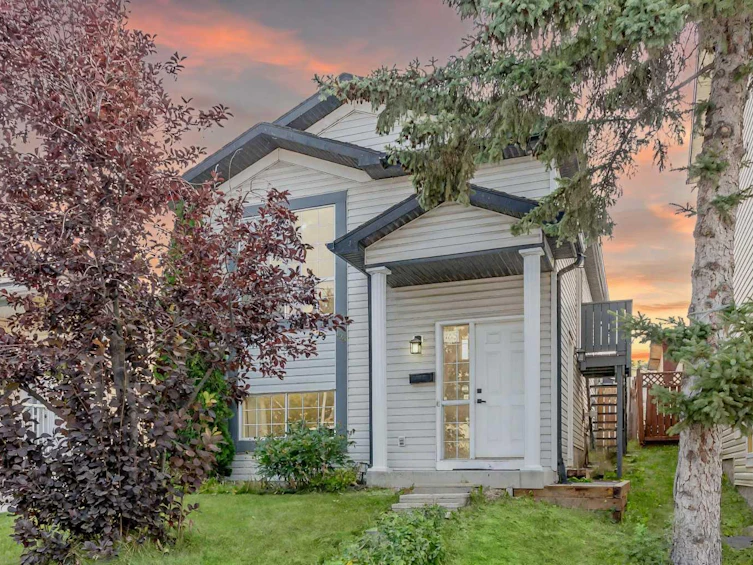 125 Martinpark Way NE, Calgary, AB, T3J 3M8