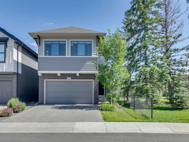 69 Shawnee Green SW, Calgary, AB, T2Y 0P5