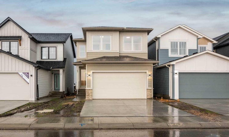 143 Belvedere Crescent SE