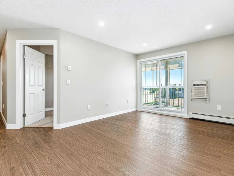 401-4319 49 Street, Innisfail, AB, T4G 1Y4 - 3