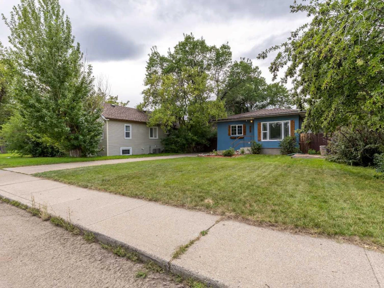 2014 16 Street, Coaldale, AB, T1M 1E6 - 3