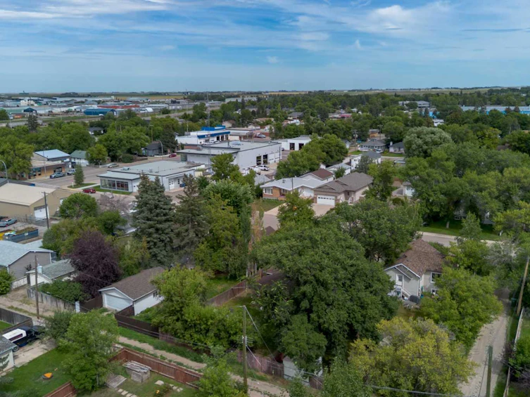2014 16 Street, Coaldale, AB, T1M 1E6 - 42
