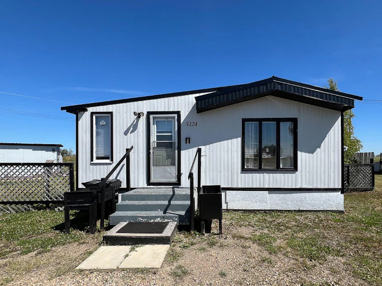 5124 North Avenue, Smoky River M.D., AB, T0H 1G0 - 2