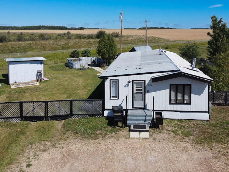 5124 North Avenue, Smoky River M.D., AB, T0H 1G0
