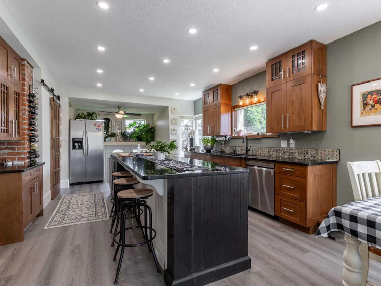 157 S 1 Street W, Magrath, AB, T0K 1J0 - 9