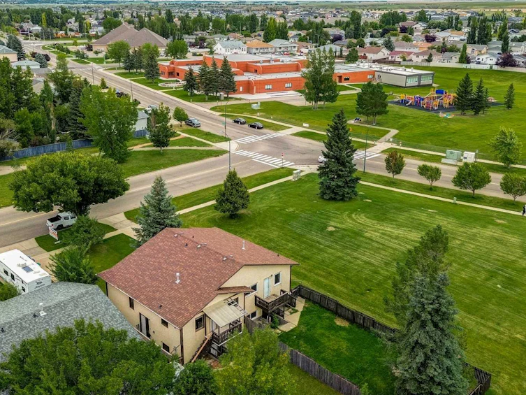 94 Mt Burke Boulevard W, Lethbridge, AB, T1K 6M9 - 30