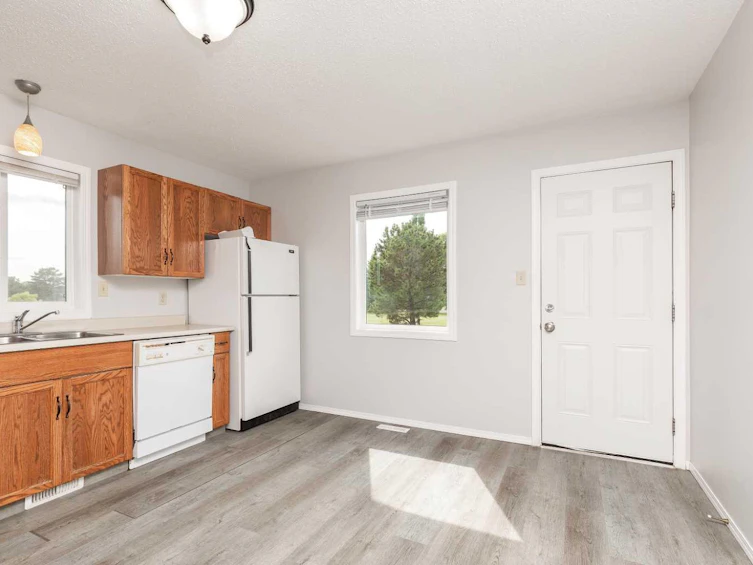 94 Mt Burke Boulevard W, Lethbridge, AB, T1K 6M9 - 4