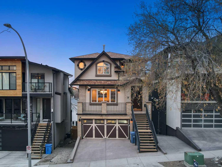 1108 Bellevue Avenue SE, Calgary, AB, T2G 4L1 - 2