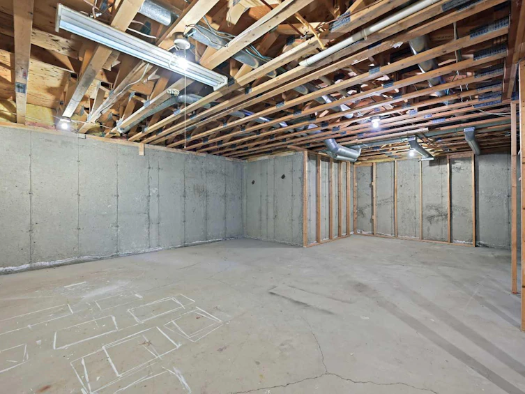 8303 Centre Street NW, Calgary, AB, T3K 1J5 - 22