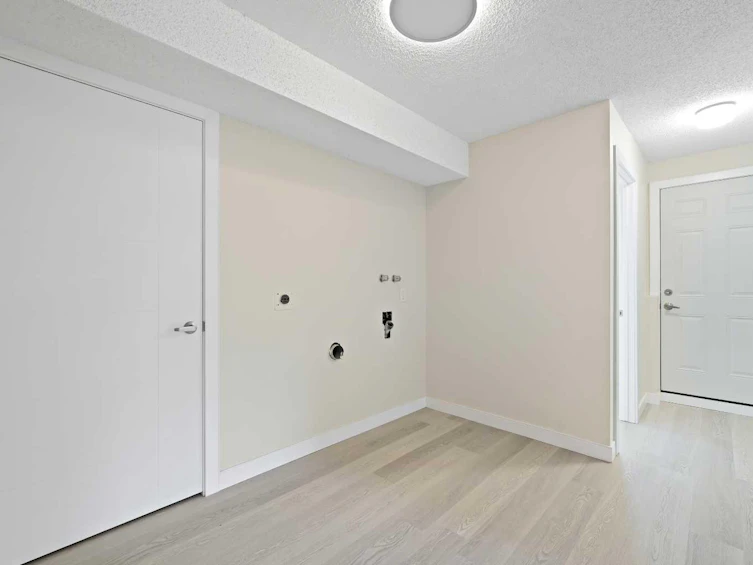 8303 Centre Street NW, Calgary, AB, T3K 1J5 - 19