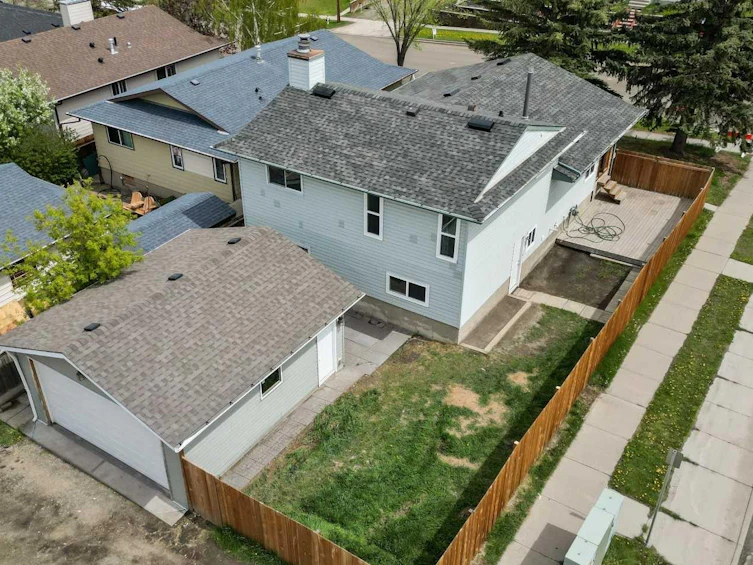 8303 Centre Street NW, Calgary, AB, T3K 1J5 - 3