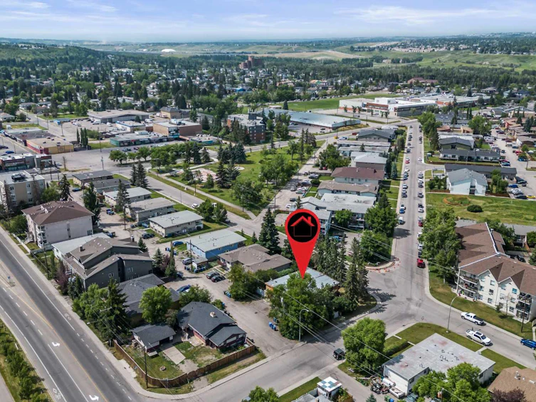 7703 41 Avenue NW, Calgary, AB, T3B 1X7 - 4