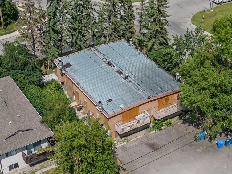 7703 41 Avenue NW, Calgary, AB, T3B 1X7 - 6
