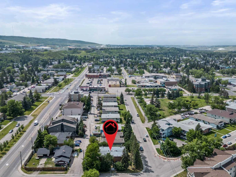7703 41 Avenue NW, Calgary, AB, T3B 1X7 - 5