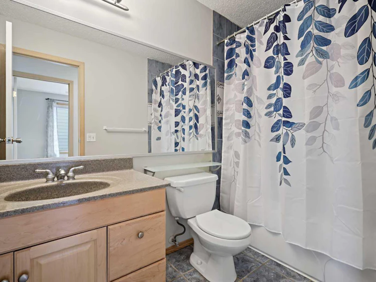 19 Hawkhill Way NW, Calgary, AB, T3G 2T6 - 17