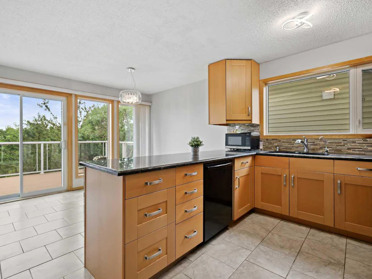 19 Hawkhill Way NW, Calgary, AB, T3G 2T6 - 12