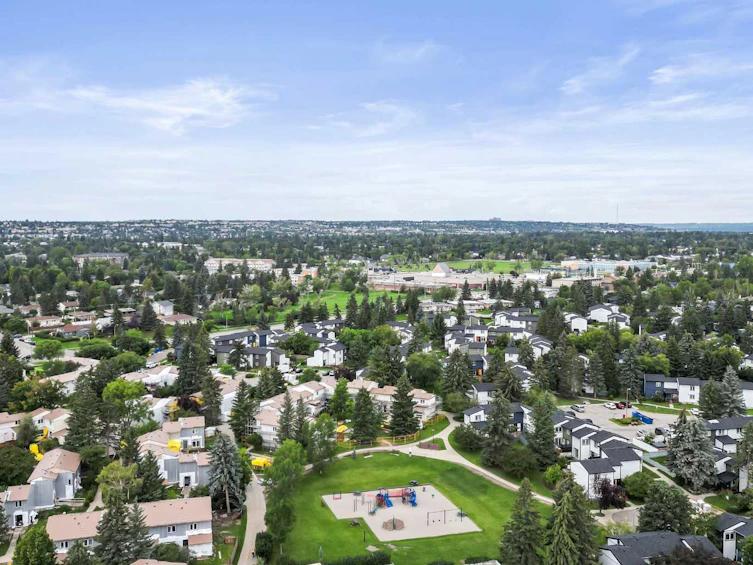 104-11 Burma Star Road SW, Calgary, AB, T3E 7Y9 - 38