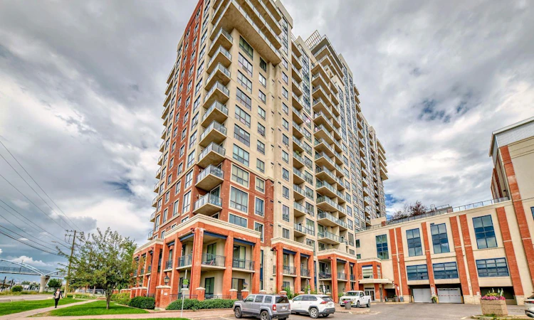 1116-8710 Horton Road SW