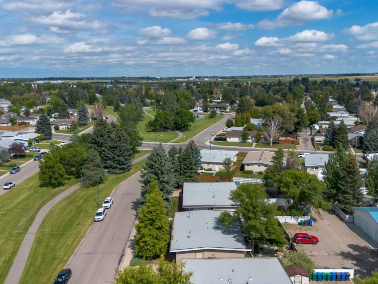 1217 & 1219 Glacier Drive S, Lethbridge, AB, T1K 3G5 - 40