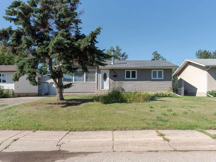 32 Moberly Crescent, Fort Mcmurray, AB, T9H 1G9 - 2