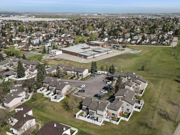 34-64 Whitnel Court NE, Calgary, AB, T1Y 5E3 - 5
