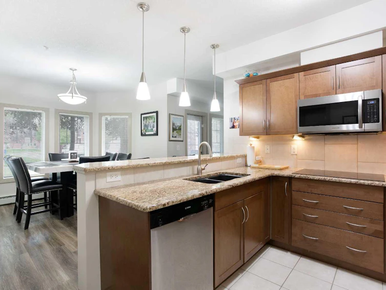 102-70 Royal Oak Plaza NW, Calgary, AB, T3G 0C6 - 2