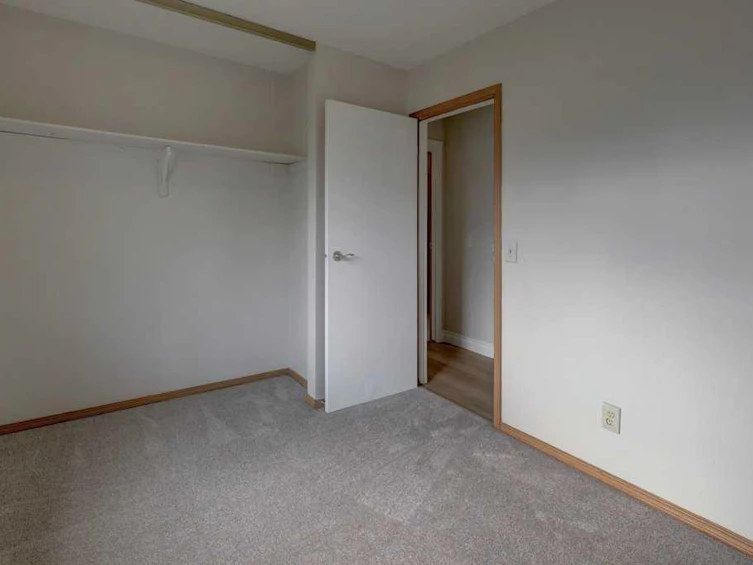 223 Covington Road NE, Calgary, AB, T3K 4G1 - 20